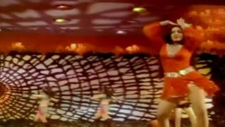 Lekar Hum Deewana Dil firten hai manjil manjil,  Yaadon Ki Baaraat-1973