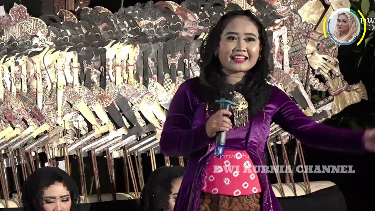 EKA UGET UGET NGEROLL || NGENDHANG NEMBANG GOYANG