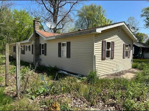 24816 Wayne Street Street, Dowagiac, MI home video tour