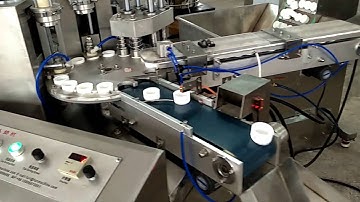 cap folding and lining machine