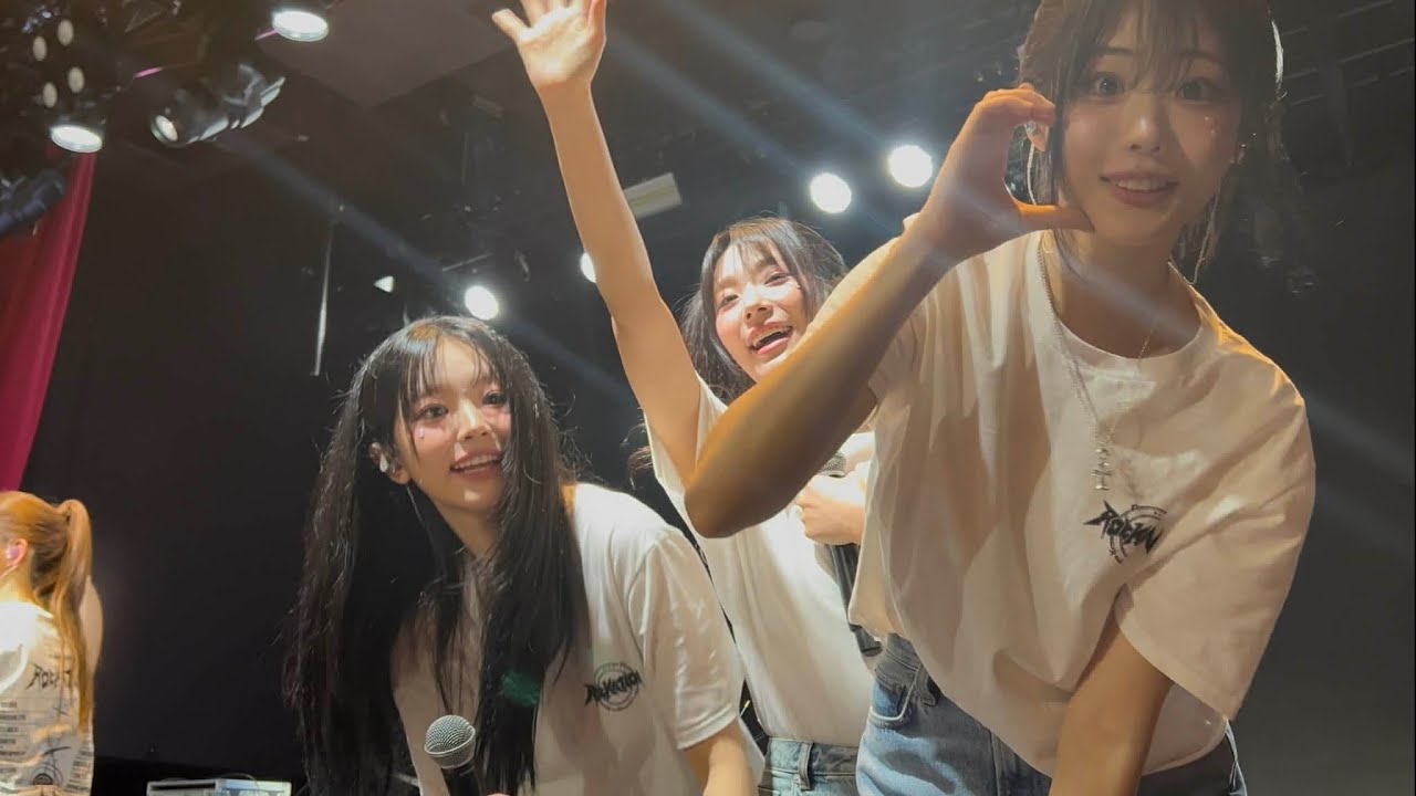 [4K] 20251116 QWER First World Tour ROCKATION in LA Pt.2 - YouTube