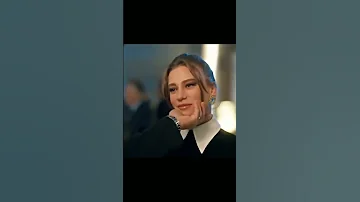 مشهد من مسلسل تركي على اغنية انا حبك خلاني غني 