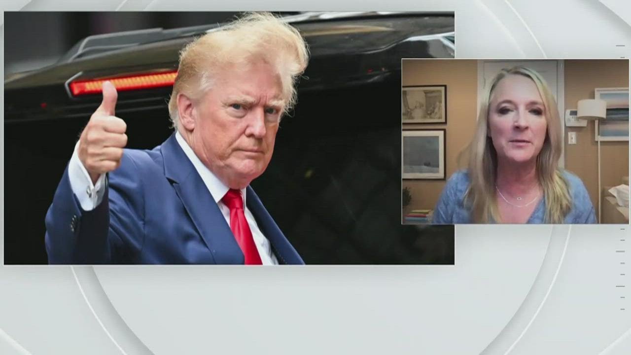 Trump had more than 300 classified documents at Mar-a-Lago, report says