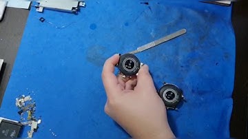 New Michael Kors - Fossil smartwatch disassembly to repair lcd , battery or not turning on