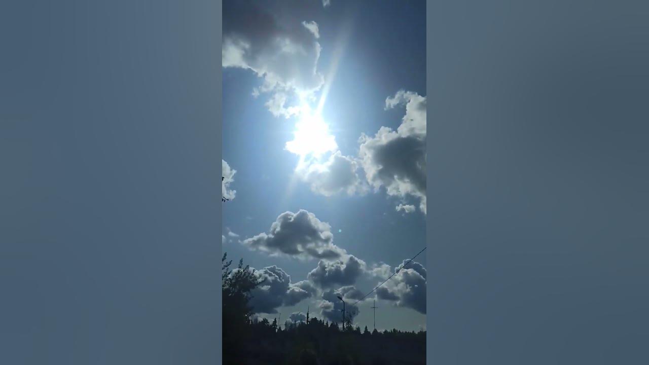 В нашем городе плывут сказочные облака. Фрагмент из авторской песни ...