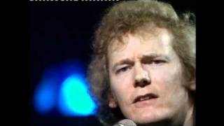 Watch Gordon Lightfoot 10 Degrees  Getting Colder video