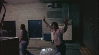Led Zeppelin fans get into concert free [Footage from 1973 Madison Square Garden, New York]
