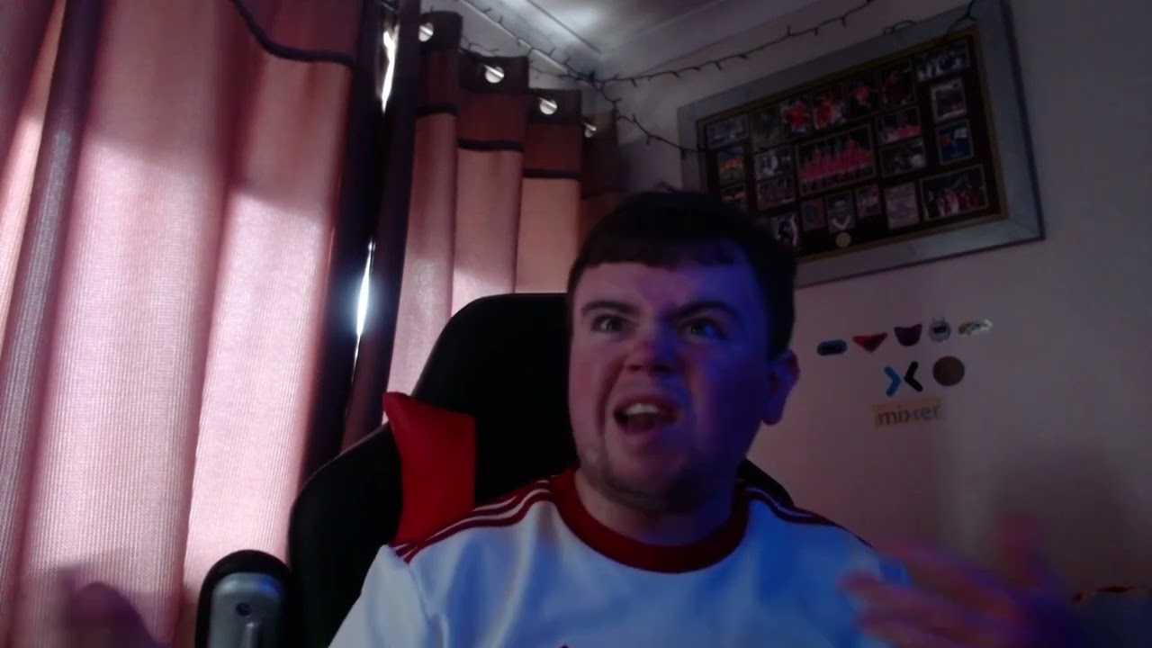 Who is Seth Rollins' opponent at Wrestlemania 38?