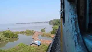 22907 MADGAON-HAPA SUPERFAST EXPRESS CROSSING VERNA RIVER GOA KONKAN RAILWAY
