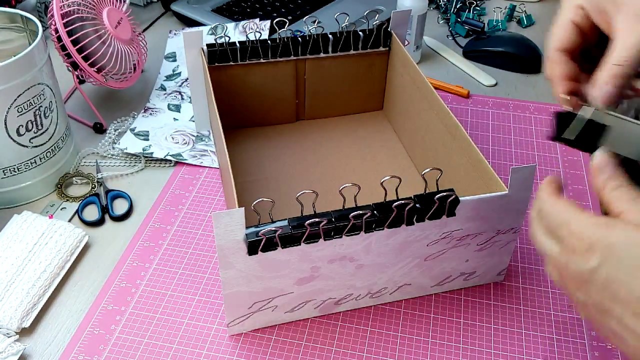 Organisateur De Cosmétiques DIY A Partir D'une Boîte A Chaussures En Carton  