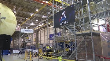 NASA official gets look at next moon rocket