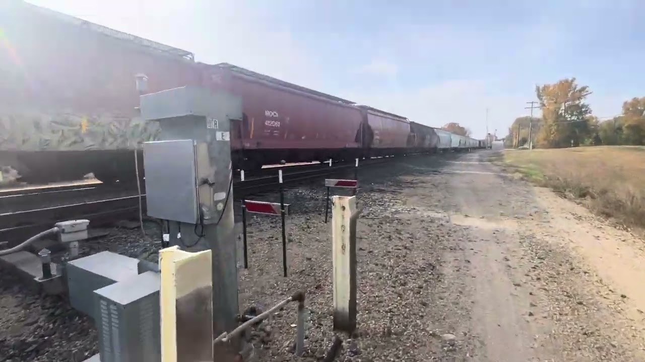 CP 8865 and KCS 4865 lead Manifest Train Into Humboldt yard near Minneapolis MN