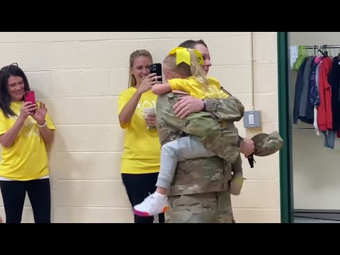 Soldiers Coming Home Surprise 2022 Soldier Surprises Brother For Christmas