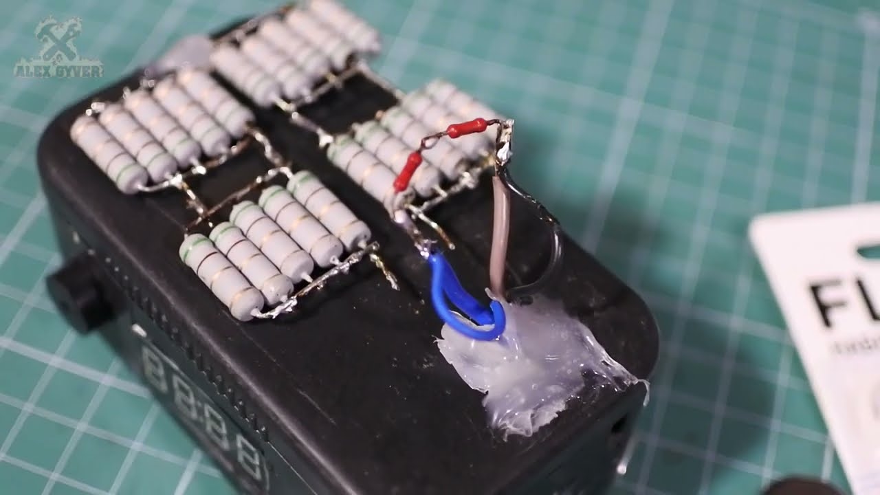 измеритель внутреннего сопротивления акб схема. контроллер pic16f676 даташит. схема измерителя ёмкости аккумуляторов на микроконтроллере. измеритель аккумуляторов своими руками. схема тестер измеритель емкости аккумуляторов.