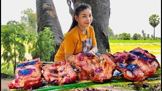 សកម្មភាពអាំងសាច់ជ្រូក | Yummy Grill Pork Rib recipe | Rural life In Cambodia #EP41