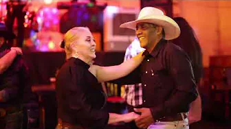 VIERNESITO BAILANDO CON OMAR Y EDITH !