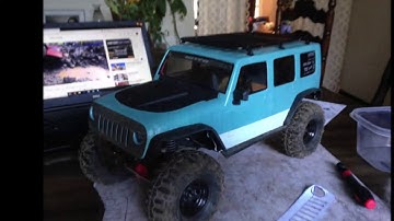 SCX10 II 2017 JEEP RUBICON PAINTING THE STOCK RED LEXAN BODY