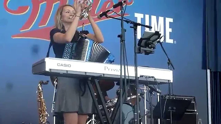 SqueezeBox with Mollie B - 2014 Milwaukee Polish F...
