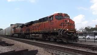 BNSF #7201 Leads WB to SB Mixed Freight. Olathe, KS 6/24/23