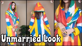 How to Look Unmarried, Dressing Idea