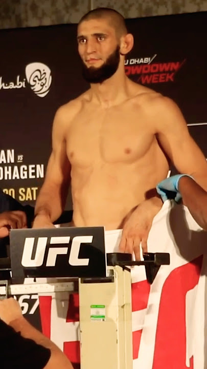 مقاتل UFC حاول الغش بمنشفة.. لكن