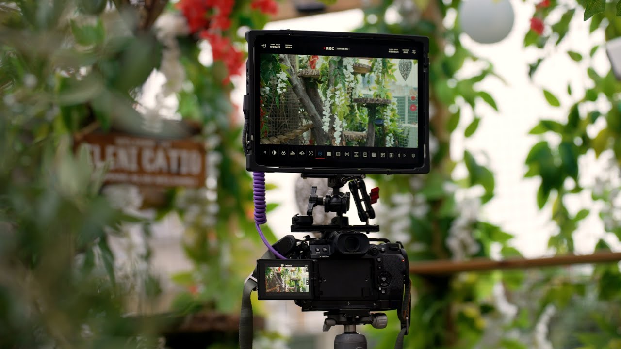 SeeMo: The iPhone/ iPad HDMI device that transforms them into Monitors
