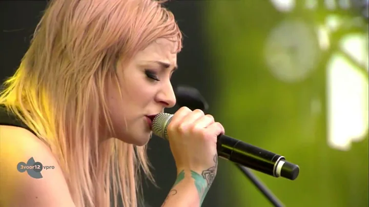 Skillet - Awake And Alive (Live)