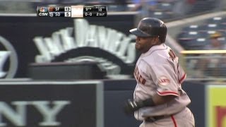 Panda memukul tiga angka untuk home run ketiga