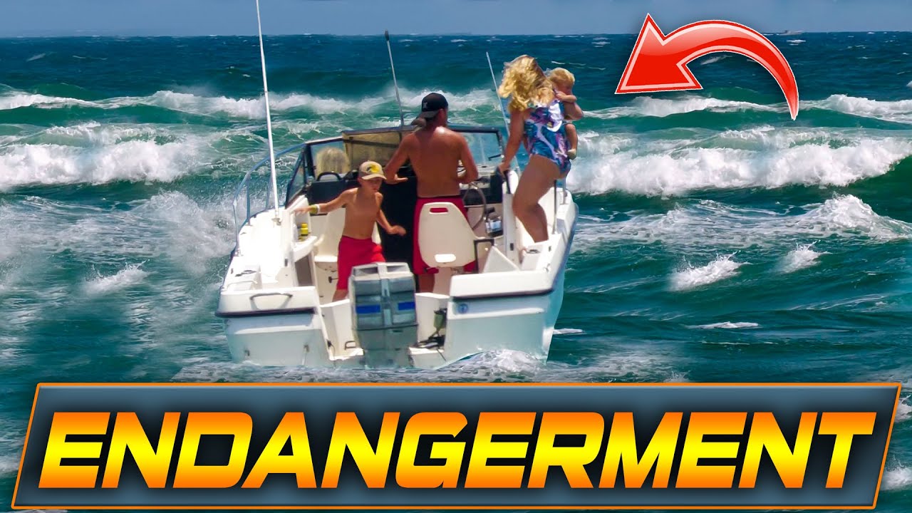 POLICE CHASE DOWN EFOIL RIDER AT HAULOVER INLET !! | WAVY BOATS