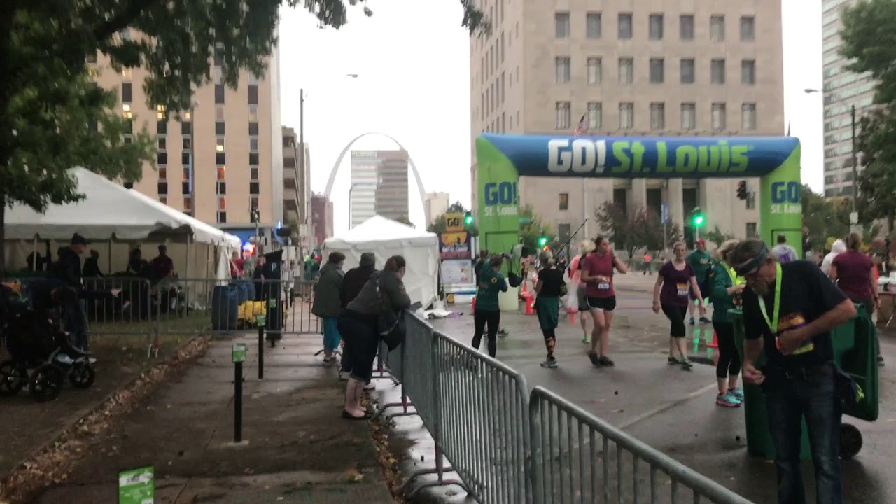 Go St. Louis Halloween Race - Downtown, Lots of Candy - YouTube