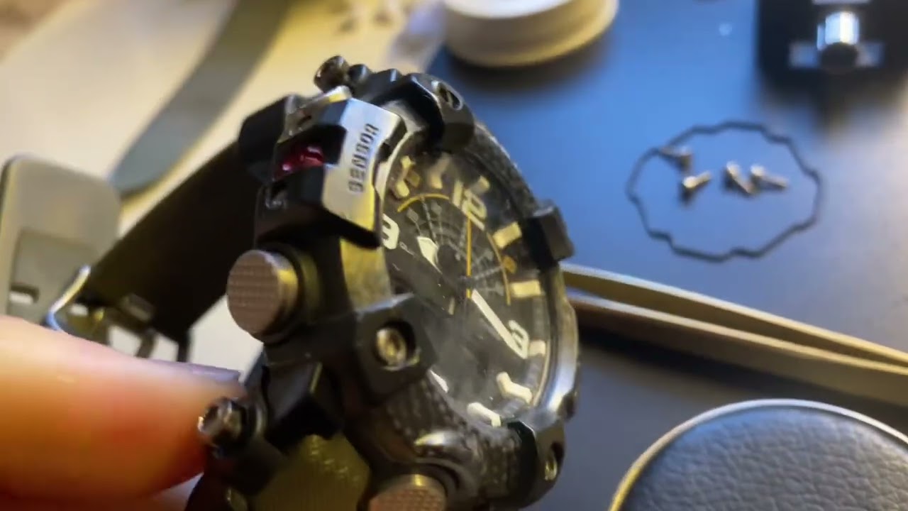 Установка и замена прокладки задней крышки и винтов Casio G-shock GG-B100