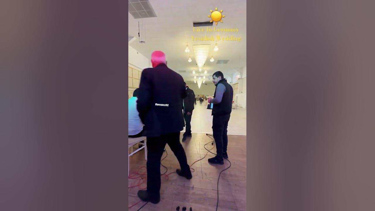 усик мамоян