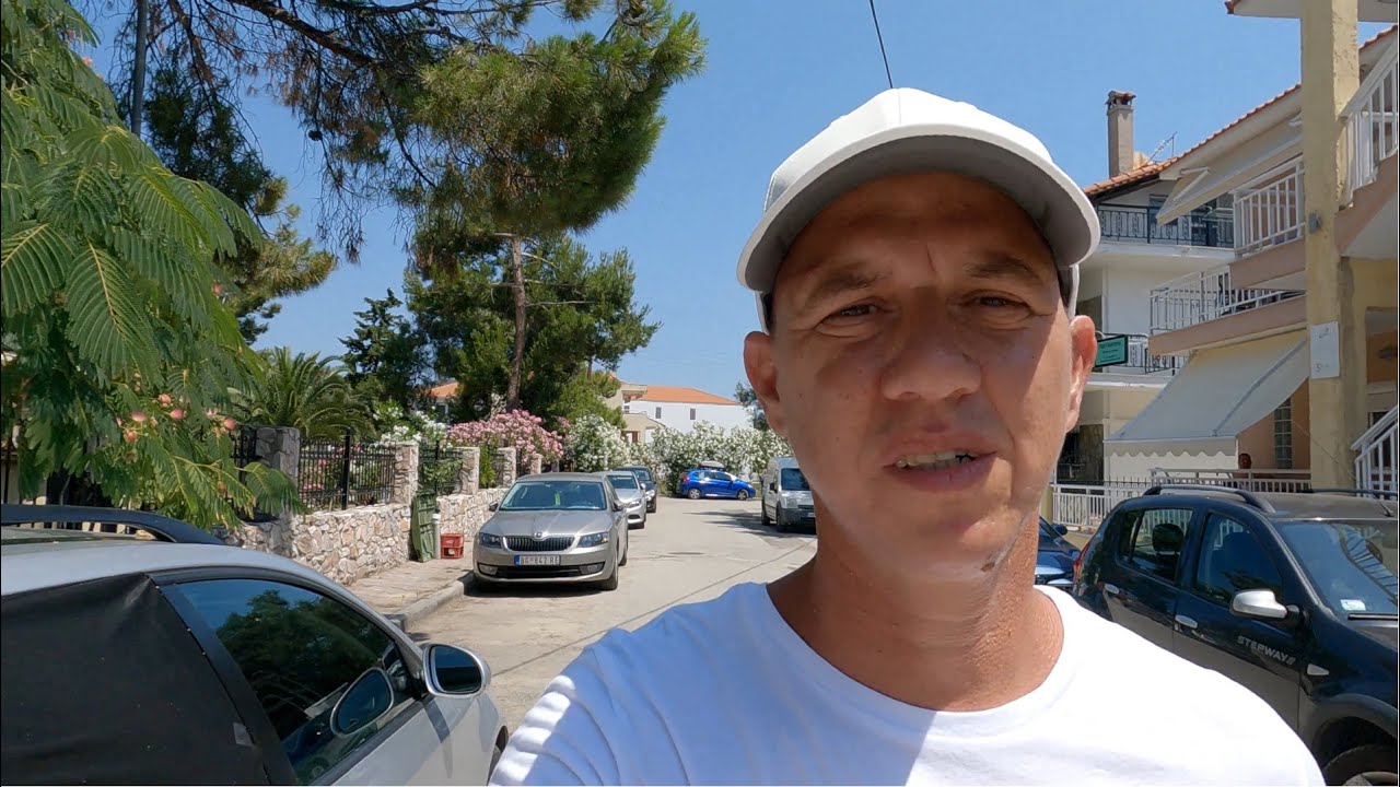 SARTI- séta a kis utcákban. Felfedező úton a tengerparti bárok, és a nyaralók között.