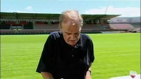 Keith Floyd cooking Toulouse Cassoulet