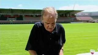 Keith Floyd cooking Toulouse Cassoulet