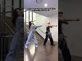 Taeyong degli NCT si unisce a Chaeryeong delle ITZY per la dance challenge di "Motto".