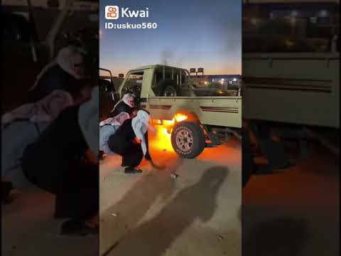 شب نار موتر شاص يحاول يطفي حريق