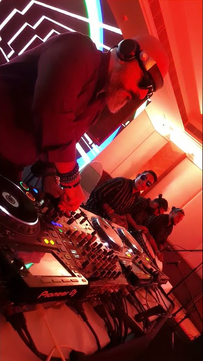 DJ Sidharth Plays Amplifier at this Crazy Cocktail Celebration in Goa