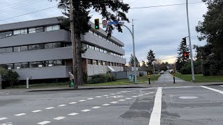 T-Intersection with LPI - Hillside Ave at Doncaster Dr (Victoria, BC)