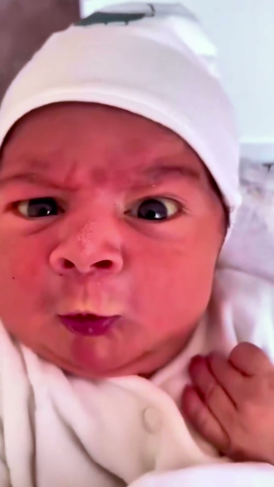 ACC - Ánh Mắt Của Em Bé Làm Tôi Sợ || The Baby's Eyes Scared Me. #funny #trending #troll