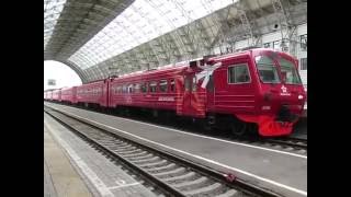 ...как объявляют поезда на Киевском вокзале Москвы (август, 2016)
