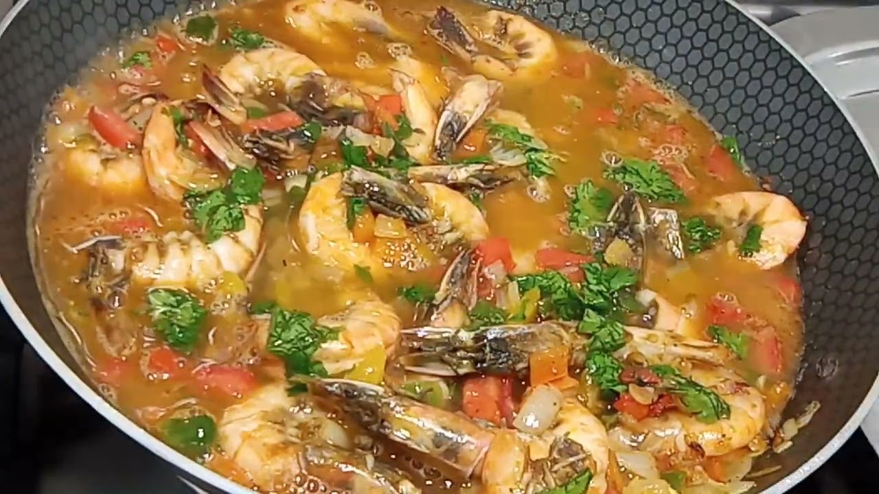 جمبري اسكندراني على أصوله واحلى شوربه 🍤🥣 # اكلات -معجنات -حلويات - من - أيد - أم حاتم 👌