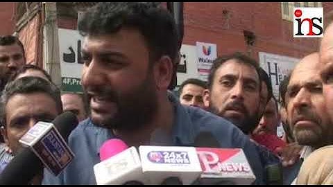 Video: PHE daily wagers protest, demands release of pending wages