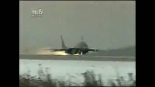 Emergency landing SU 30MK  The pilot puts the plane on the engine without the chassis the runway!