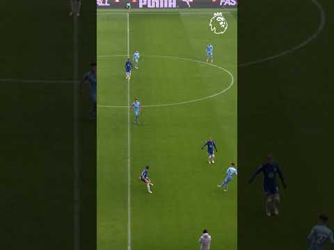 De Bruyne escapes Kante & scores STUNNER! De Bruyne escapes Kante & scores STUNNER! Thumbnail