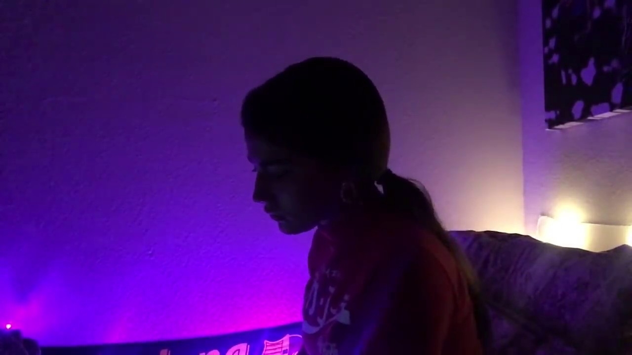 Alaina Castillo - let me know (Original)