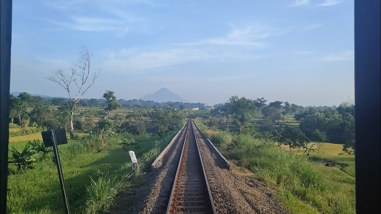 Backride view melihat pemandangan dari belakang kereta api dari Stasiun ( Bangil - Lawang )