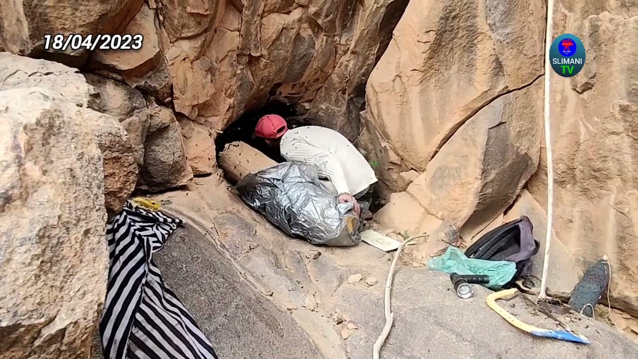 استخراج خلية نحل من كهف إلى صندوق في جبال تخفرت بطريقة خروبانية