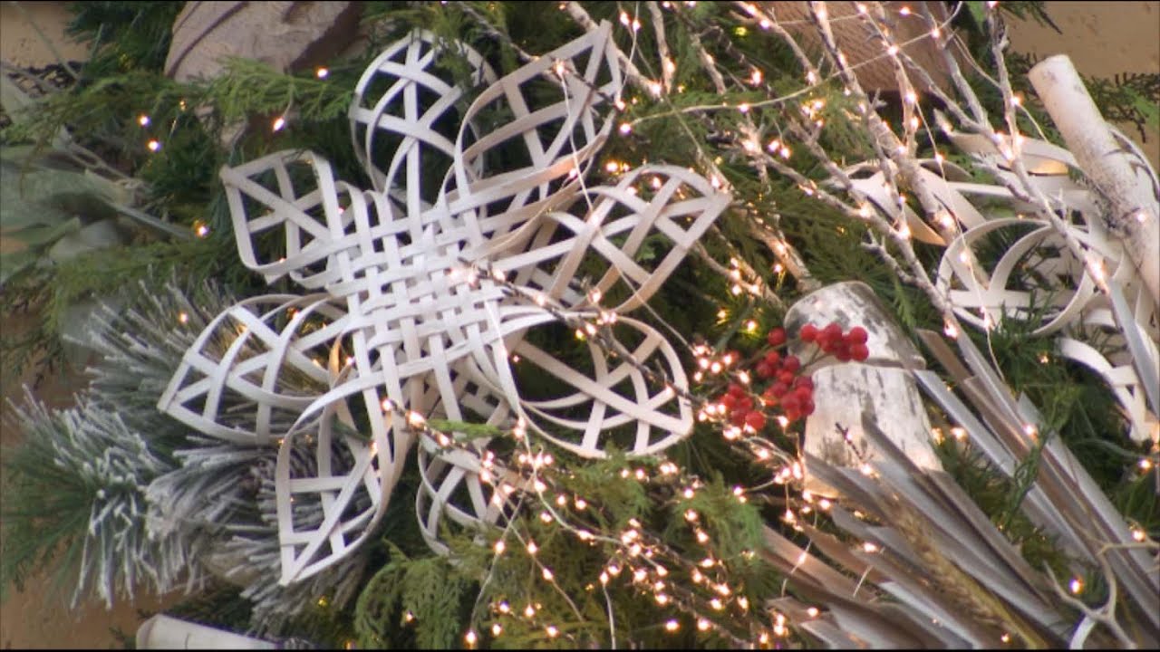 Holiday Snowflakes at Animal Kingdom are Giving All of the Feels YouTube player