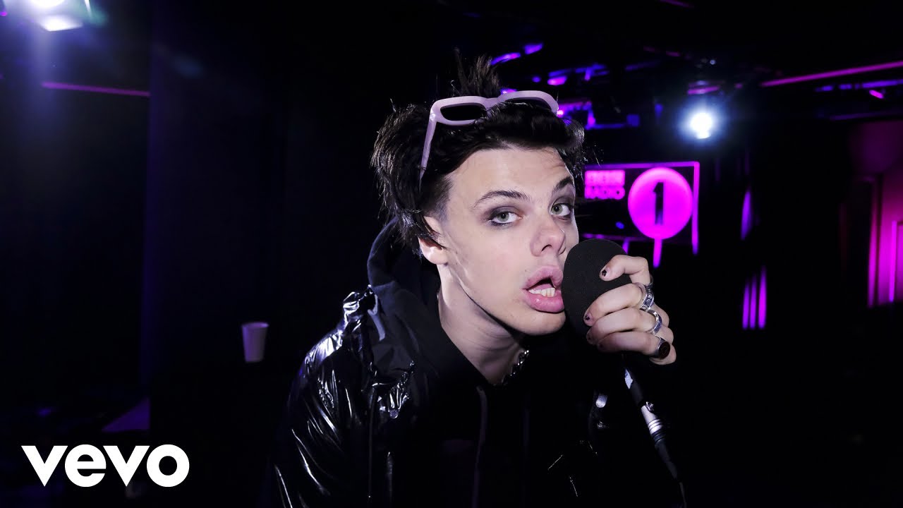 ⁣YUNGBLUD - Señorita, Back to Black, Goosebumps in the Live Lounge